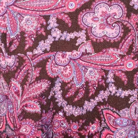 Liz Lange Maternity Dress Size Medium Paisley/Floral Ruffle Cuff Pink‎ Purple - Picture 3 of 13